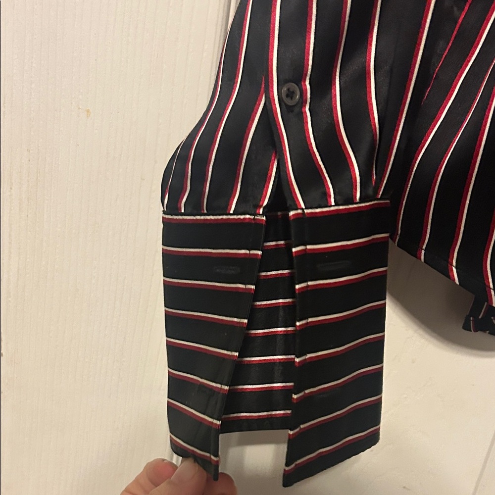 Ralph by Ralph Lauren 100%silk button up shirt with French cuffs. - Picture 4 of 7